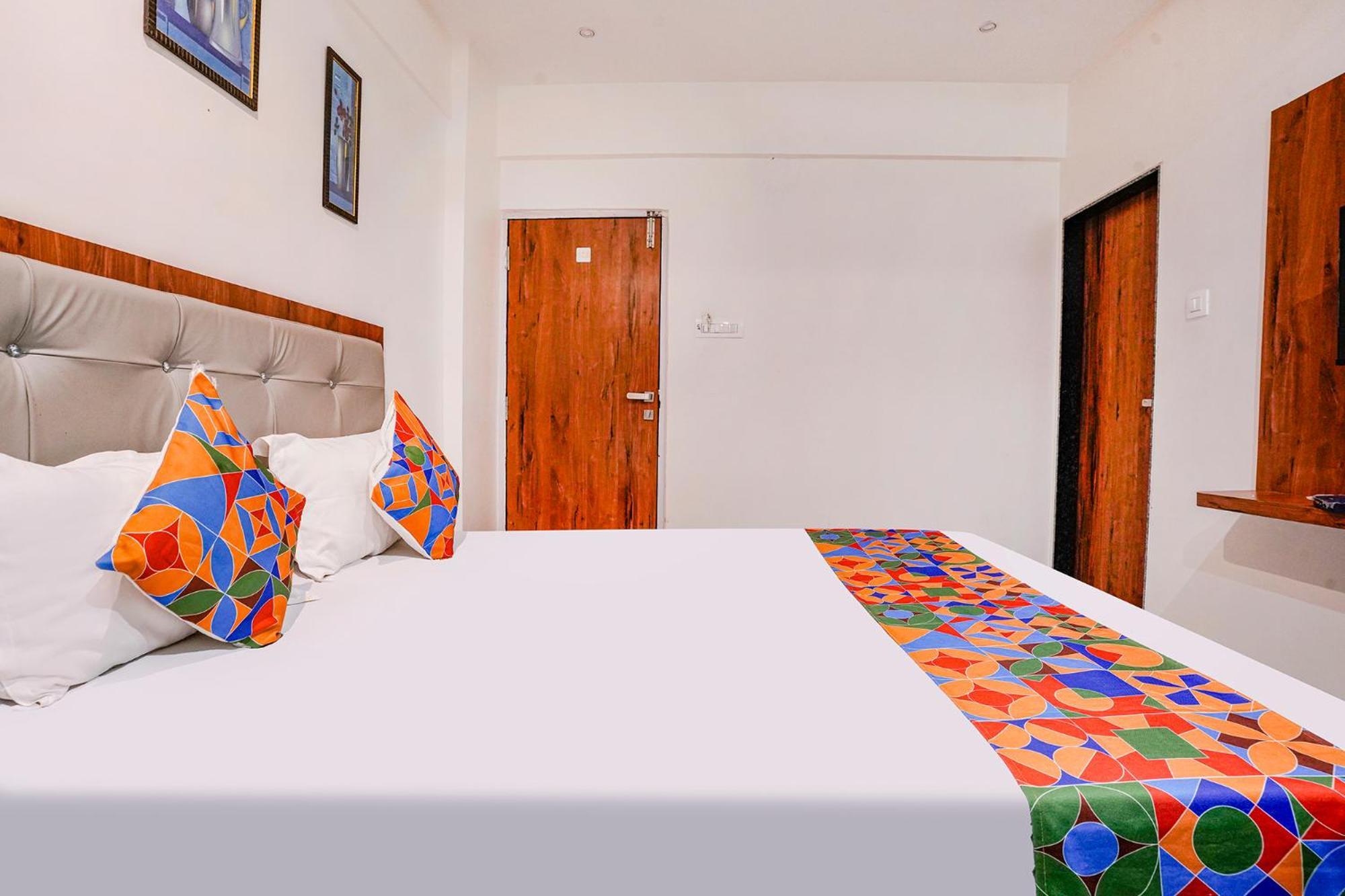 Fabexpress Utsav Residency - Nr Panvel 호텔 Jāmb 외부 사진