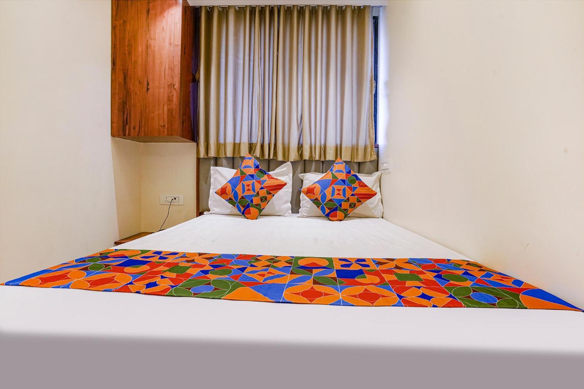Fabexpress Utsav Residency - Nr Panvel 호텔 Jāmb 외부 사진